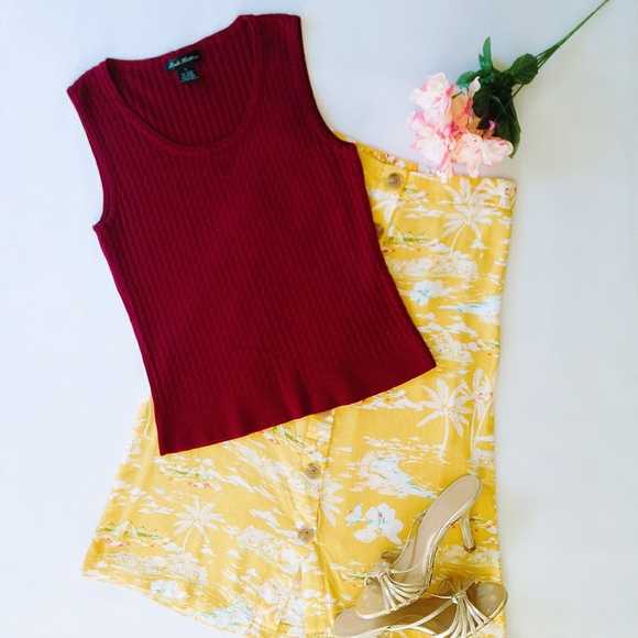 Sweater's - Picture 2 of 8